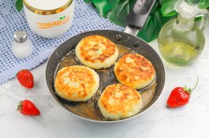 Вкусные сырники - фото шаг 7