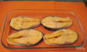 Красная рыба под соусом в духовке - фото шаг 2