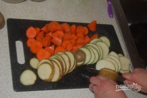 Картошка с курицей и грибами в духовке - фото шаг 2