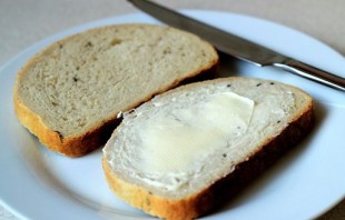 Бутерброды с сыром на сковороде - фото шаг 4