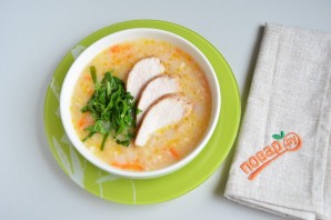 Нежный рисовый суп с курицей и шпинатом - фото шаг 8