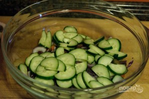 Салат из овощей с сухариками - фото шаг 5
