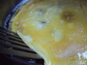 Омлет с сыром - фото шаг 2