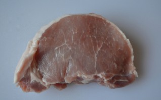 Эскалопы из свинины на сковороде - фото шаг 2