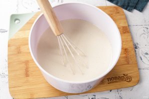 Блины с дырочками на кефире - фото шаг 9