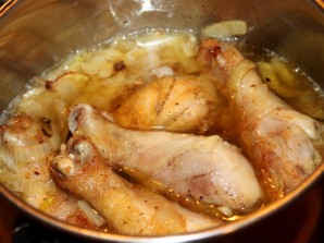 Куриная голень на сковороде - фото шаг 4