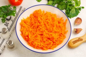 Салат из моркови с чесноком - фото шаг 4