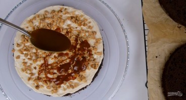 Торт "Сникерс" с соленой карамелью - фото шаг 9