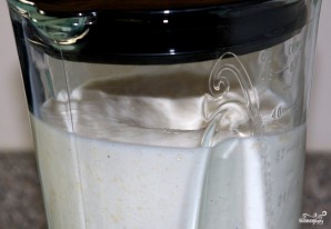 Молочный коктейль в блендере - фото шаг 4