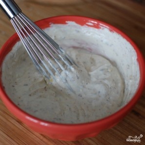 Соус из йогурта и огурцов - фото шаг 10