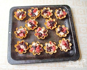 Тарталетки с мясом, фруктами и сыром - фото шаг 4