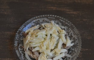 Салат Мужской каприз с говядиной и сыром - фото шаг 6
