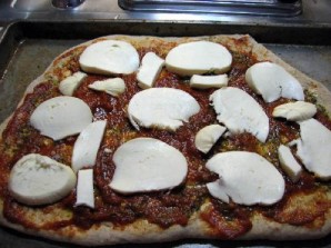 Пицца с колбасой - фото шаг 15