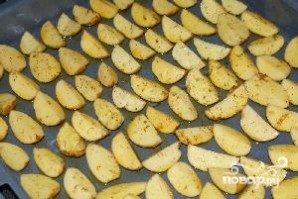 Картофель дольками в духовке - фото шаг 4