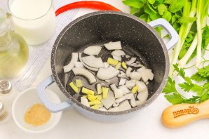 "Том ям" с курицей - фото шаг 3