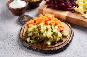 Салат винегрет с майонезом - фото шаг 4