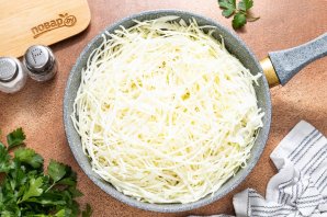 Тушеная капуста - фото шаг 5