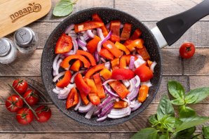 Рататуй с картошкой на сковороде - фото шаг 7