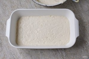 Заливной пирог с консервированной рыбой - фото шаг 7