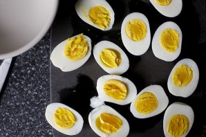 Яйца фаршированные спаржей - фото шаг 4