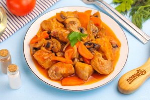 Тушеное мясо с грибами - фото шаг 8