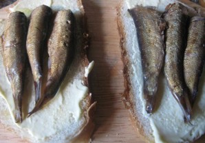 Вкусные бутерброды со шпротами - фото шаг 3