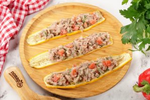 Кабачки с фаршем в мультиварке