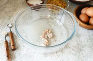 Кулич на дрожжах - фото шаг 2