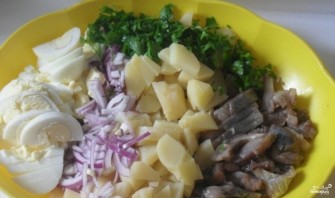 Салат картофельный с сельдью - фото шаг 1