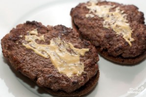 Домашний гамбургер с ржаным хлебом - фото шаг 9