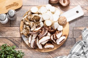 Постная пицца с грибами - фото шаг 12