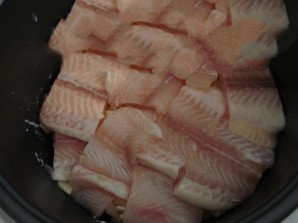 Рыба в сметанном соусе - фото шаг 2