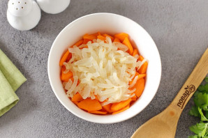 Маринованный лук с морковью быстрого приготовления - фото шаг 4