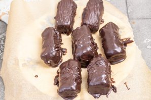 Кокосовые творожные сырки в шоколаде - фото шаг 8