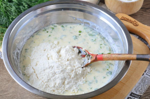 Пирог с сыром и зеленью на кефире - фото шаг 7
