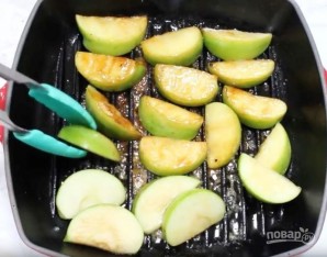 Салат с кус-кусом и жареными яблоками - фото шаг 2