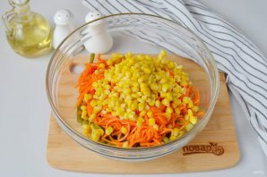 Вкусный салат с корейской морковкой - фото шаг 5