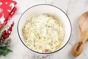 Салат "Рафаэлло" с крабовыми палочками - фото шаг 3