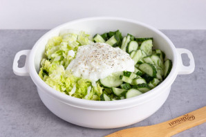 Зеленый салат без майонеза - фото шаг 5