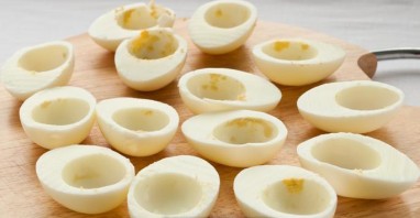 Яйца, фаршированные паштетом - фото шаг 2