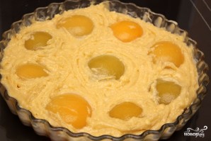 Быстрый пирог с консервированными персиками - фото шаг 6