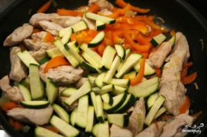 Нут с курицей и овощами - фото шаг 5