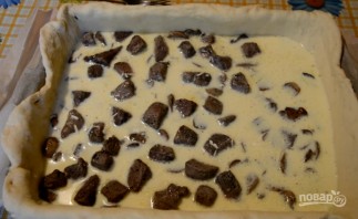 Открытый пирог с грибами и печенью на дрожжевом тесте  - фото шаг 9