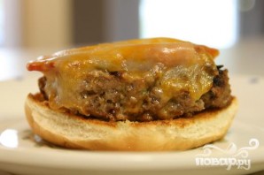 Чизбургеры с говядиной, беконом и сыром - фото шаг 8