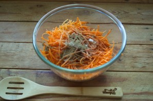 Сыроедческая морковка по-корейски - фото шаг 2