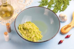 Постные оладьи из кабачков - фото шаг 4