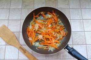 Баклажаны жареные с луком и морковью - фото шаг 5