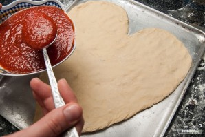 Пицца на день святого Валентина - фото шаг 4