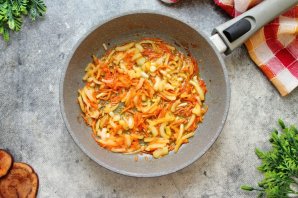 Тушеные куриные бедра - фото шаг 6