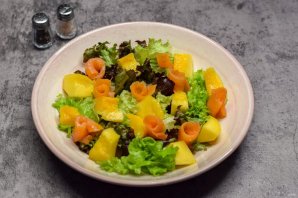 Салат с семгой и манго - фото шаг 5